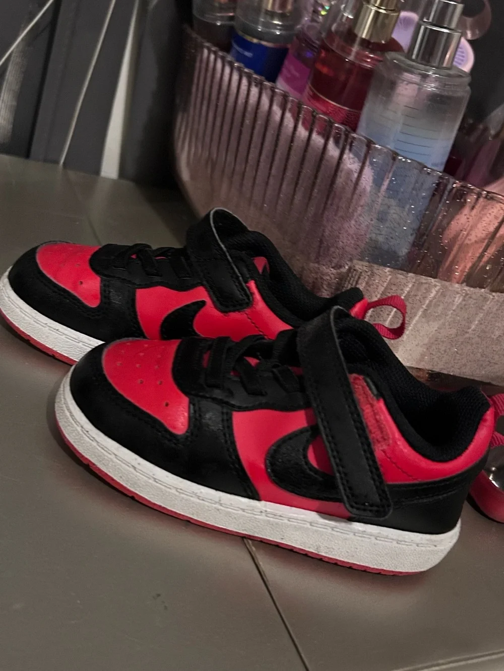 Nike Kids Black and Red Velcro Low-Top Sneakers